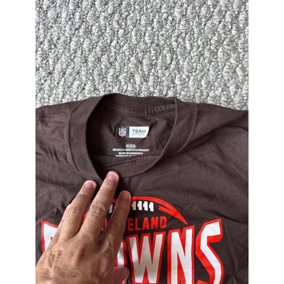 Cleveland Browns NFL Team Apparel Long Sleeve T-Shirt Mens Medium - Picture 3 of 4